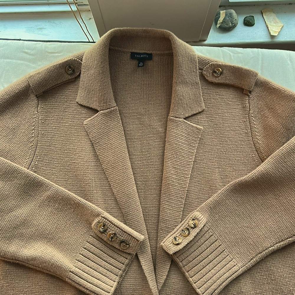 Talbots camel wool cardigan with epaulets and pockets size XL